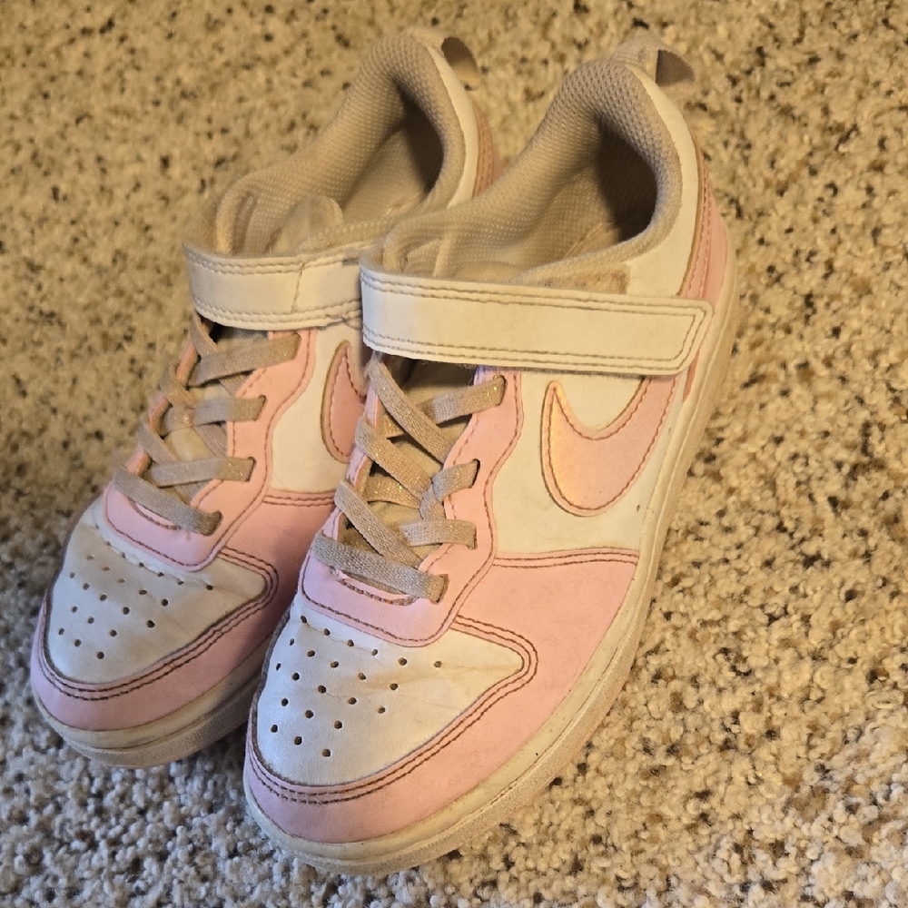 Nike Kids Sneakers in Pink and White